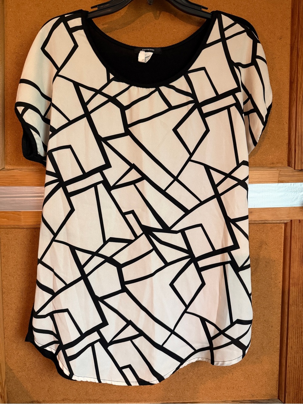 Espresso Black & White Geometric Short Sleeve Blouse